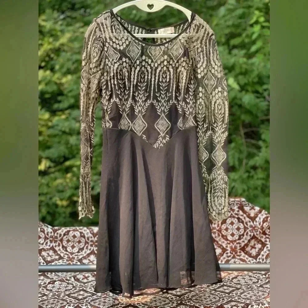 Altar’d State Gold and Black Layered Dress Small - Picture 3 of 7